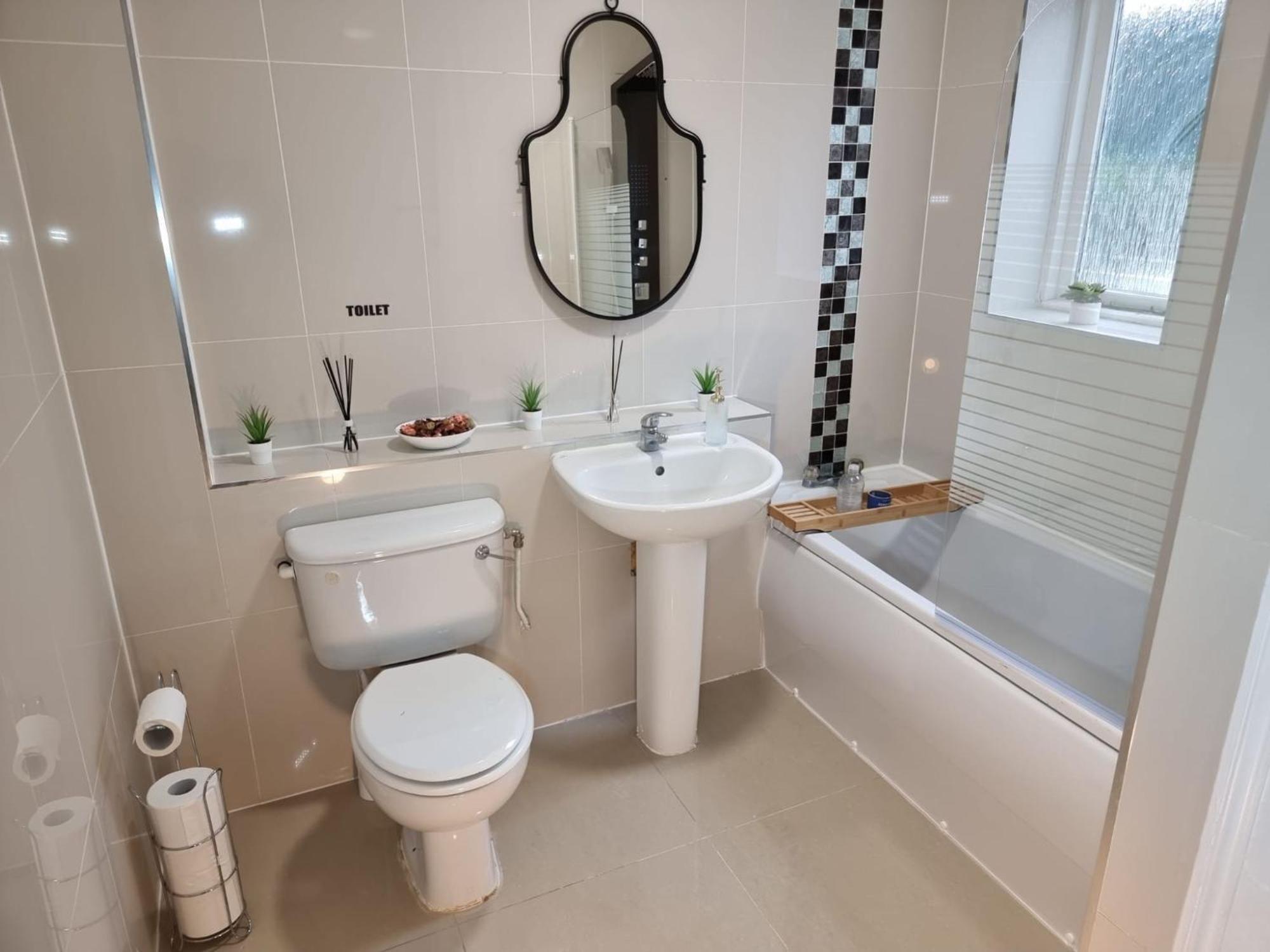 Century House Luxury Apartments Лондон Екстериор снимка